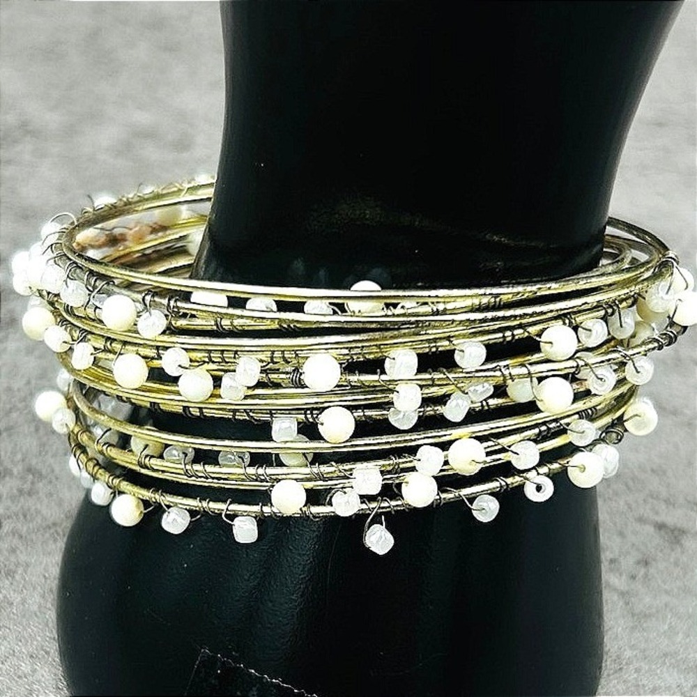 Vintage Gold-Tone Wire Bangle Bracelet White Bead Accents‎ Boho Stacking Style